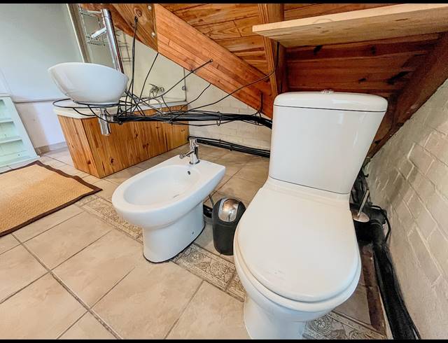 1 BEDROOM APARTMENT TO LET IN PINELANDS